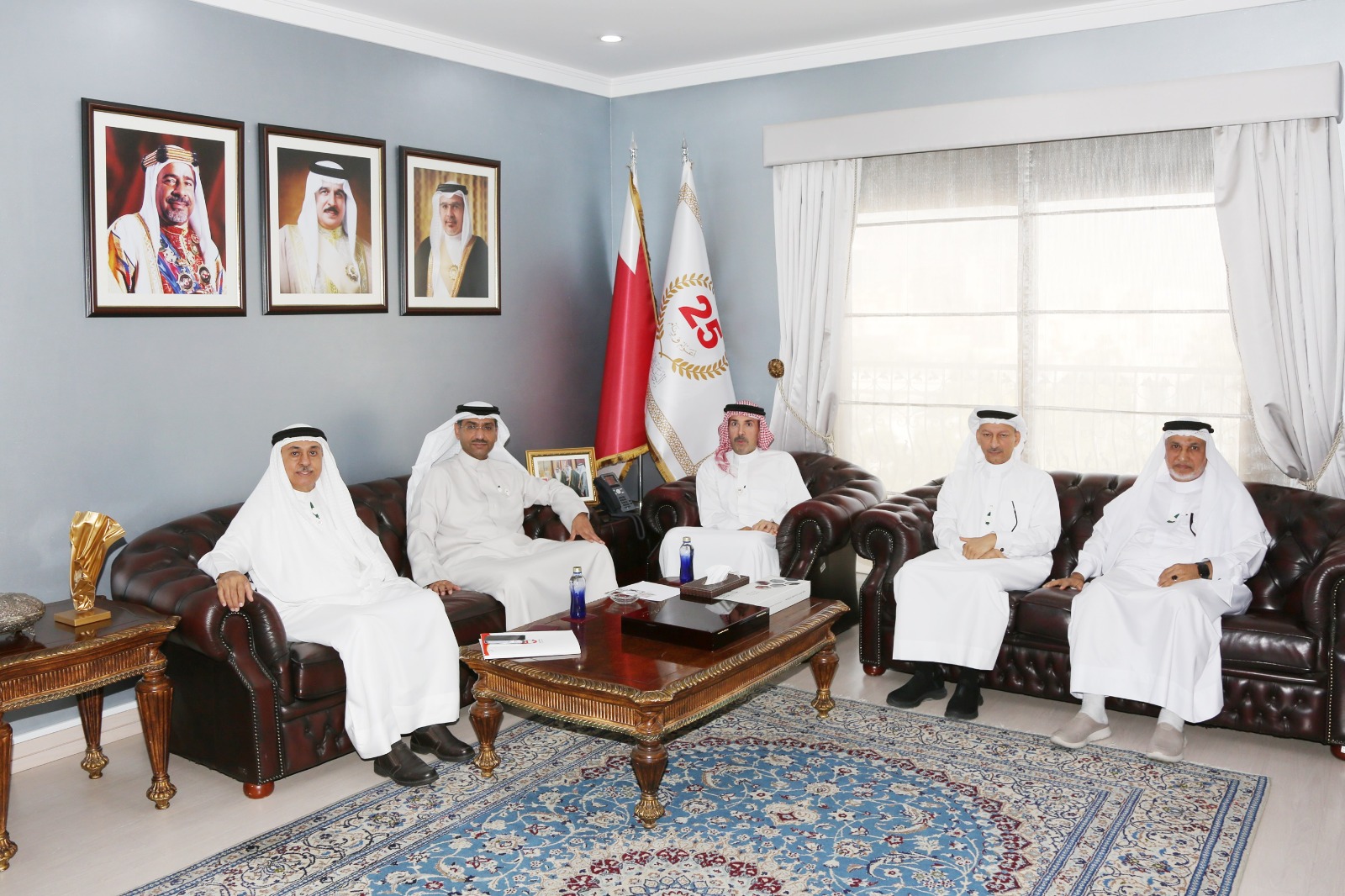 محافظ العاصمة يبحث مع 